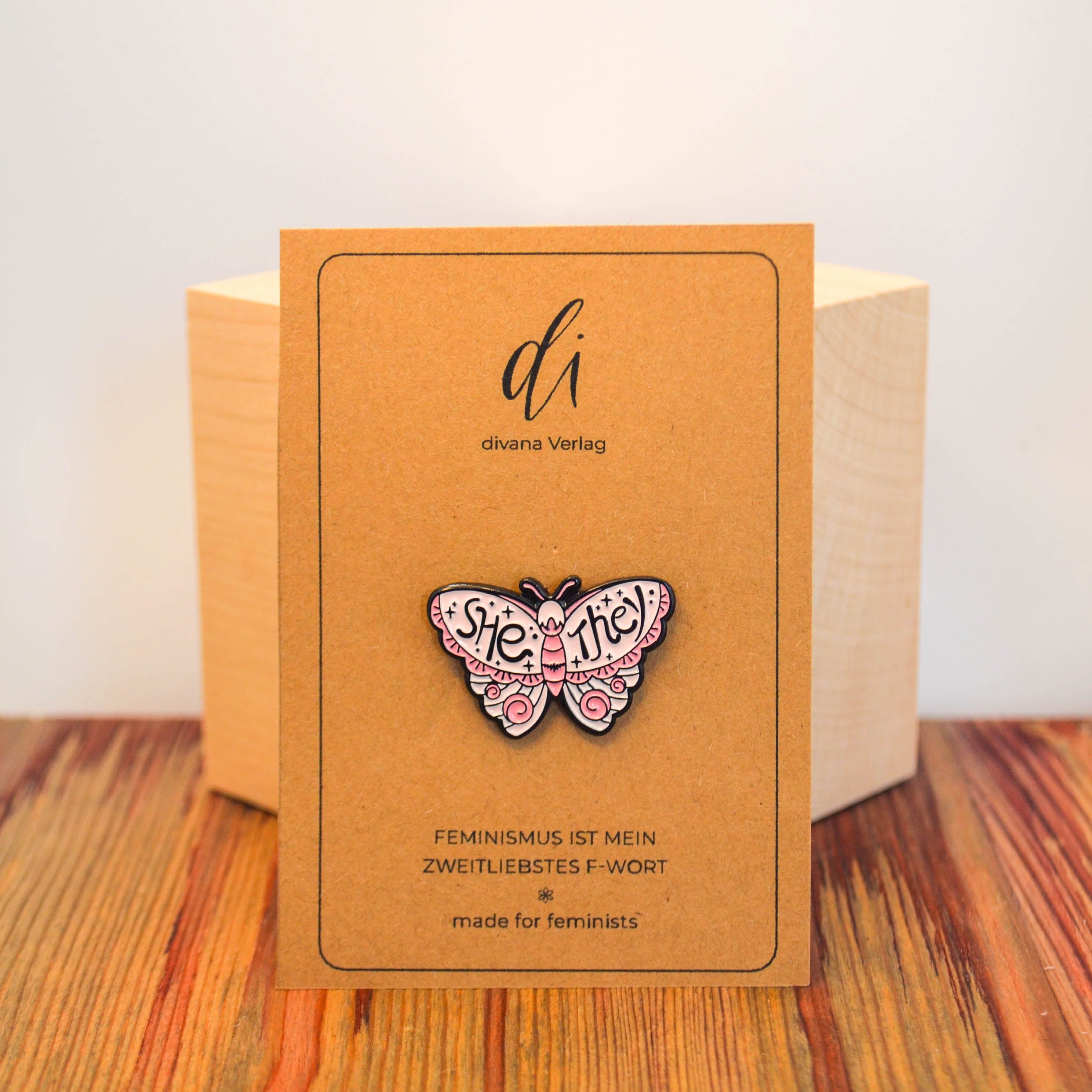 Pins - Pronomen & Identität