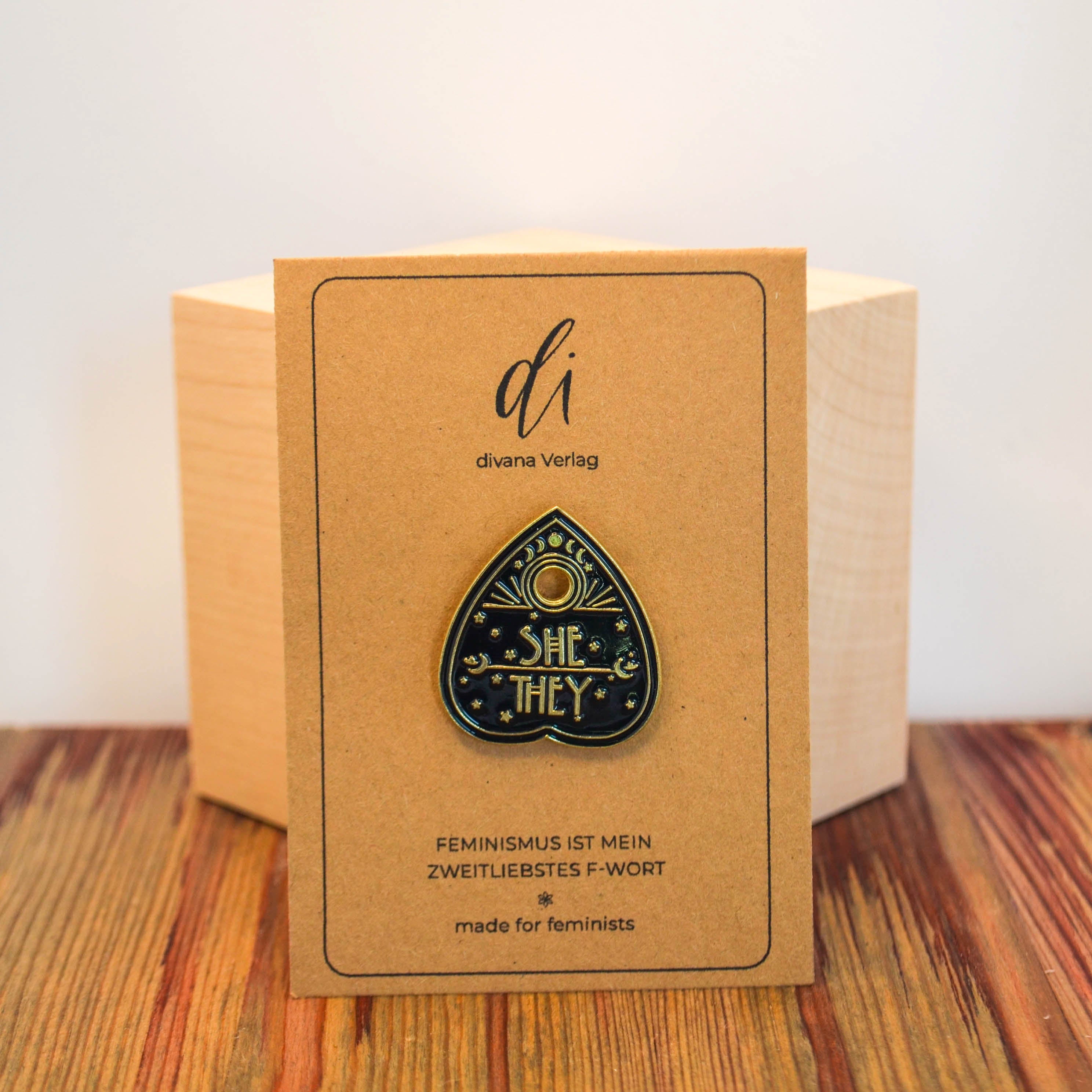 Pins - Pronomen & Identität