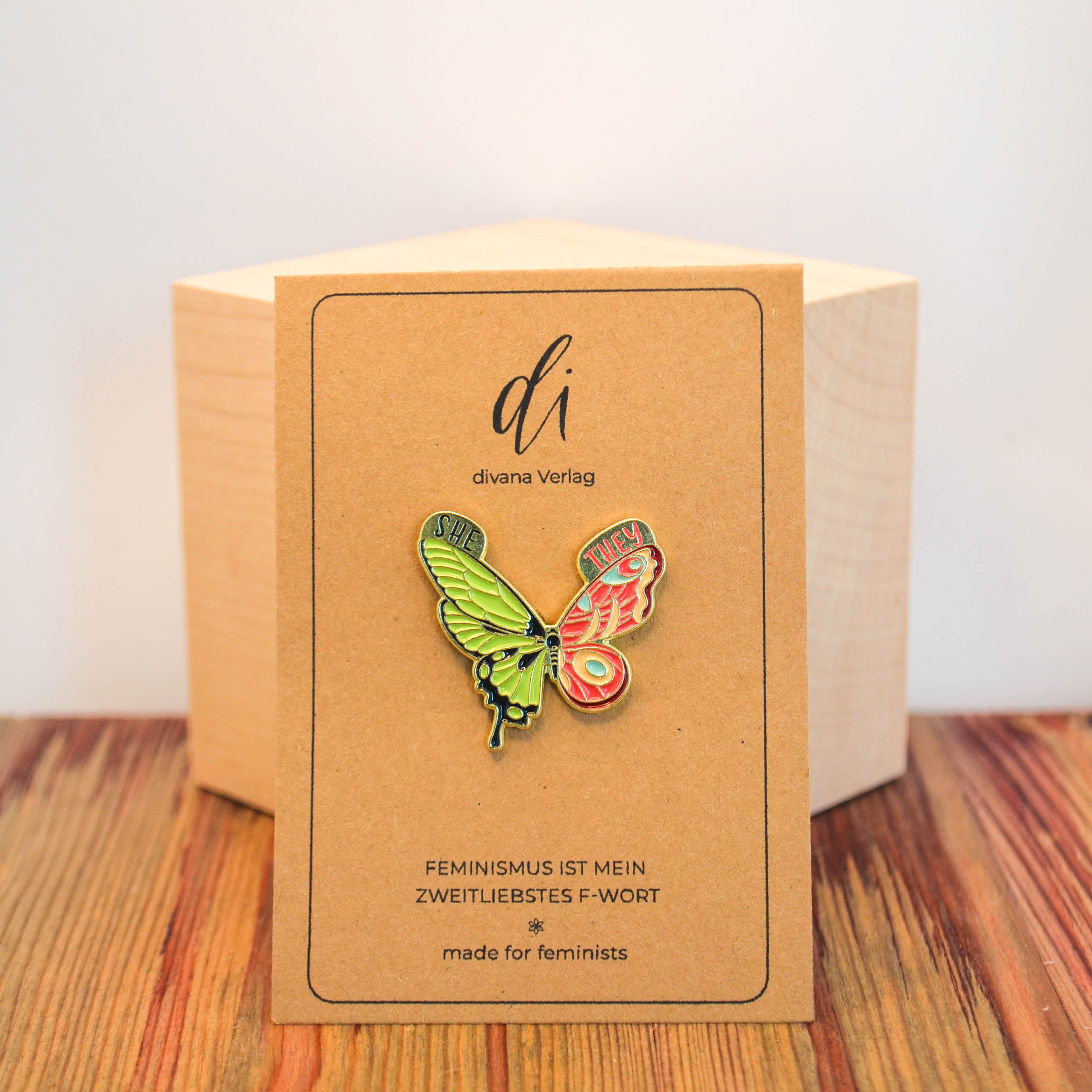 Pins - Pronomen & Identität