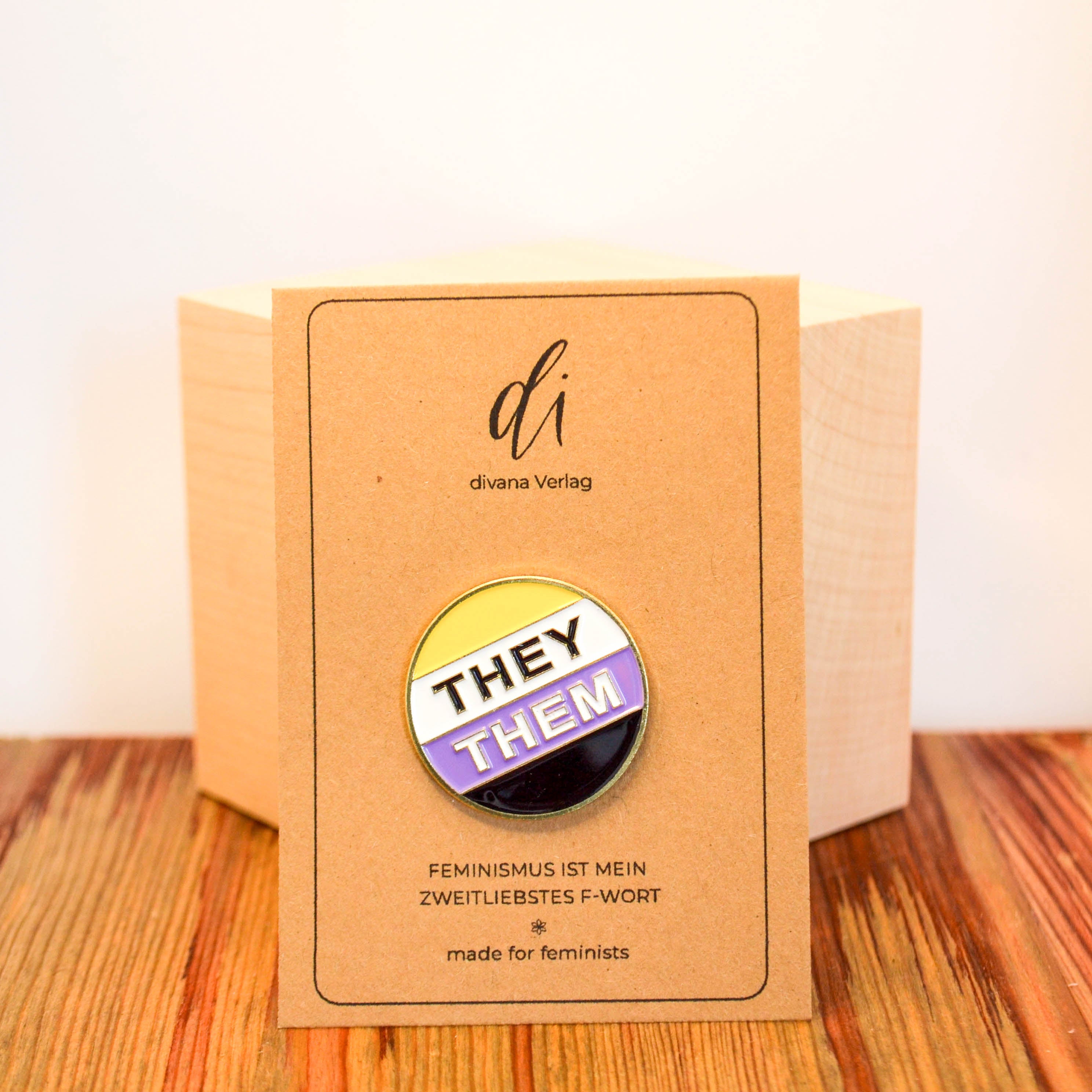 Pins - Pronomen & Identität