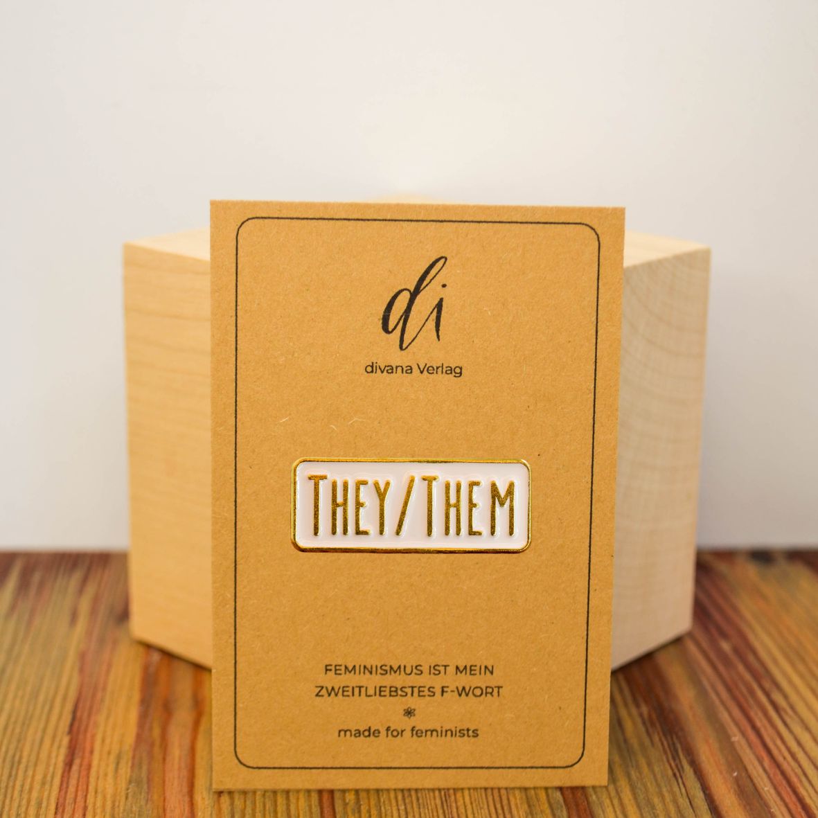 Pins - Pronomen & Identität