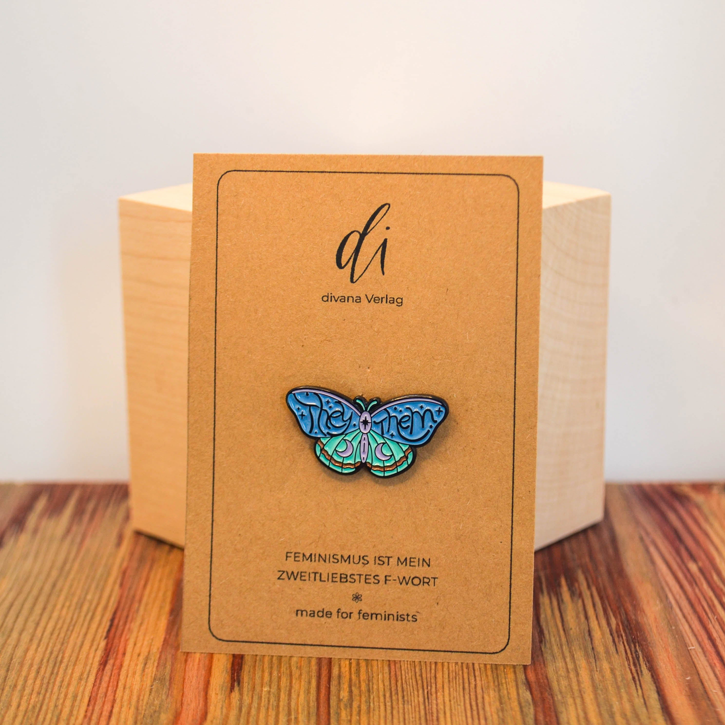 Pins - Pronomen & Identität