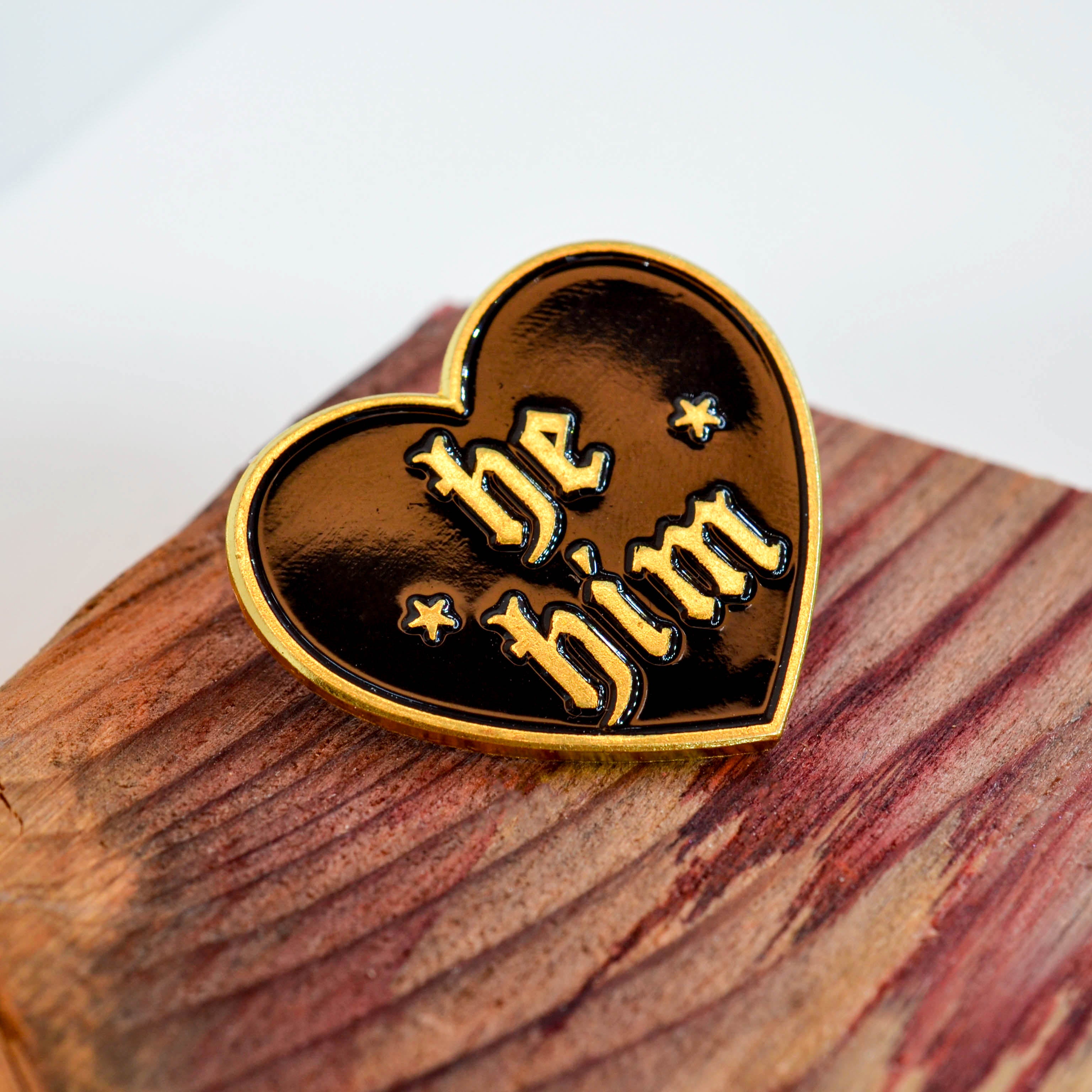 Pins - Pronomen & Identität