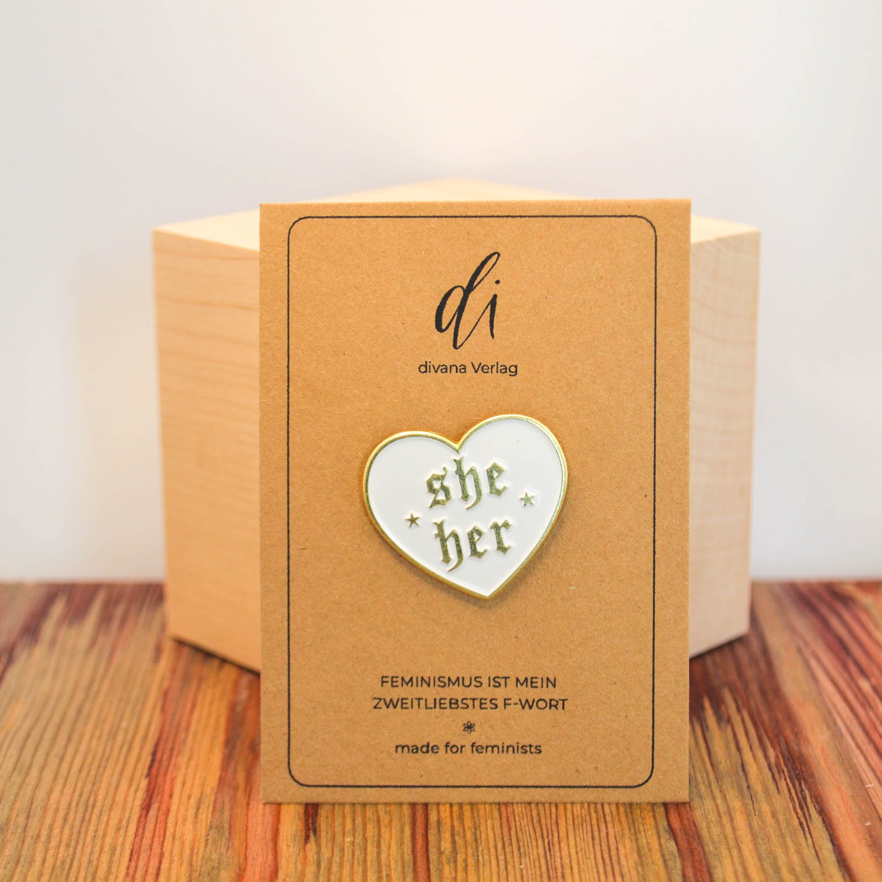 Pins - Pronomen & Identität