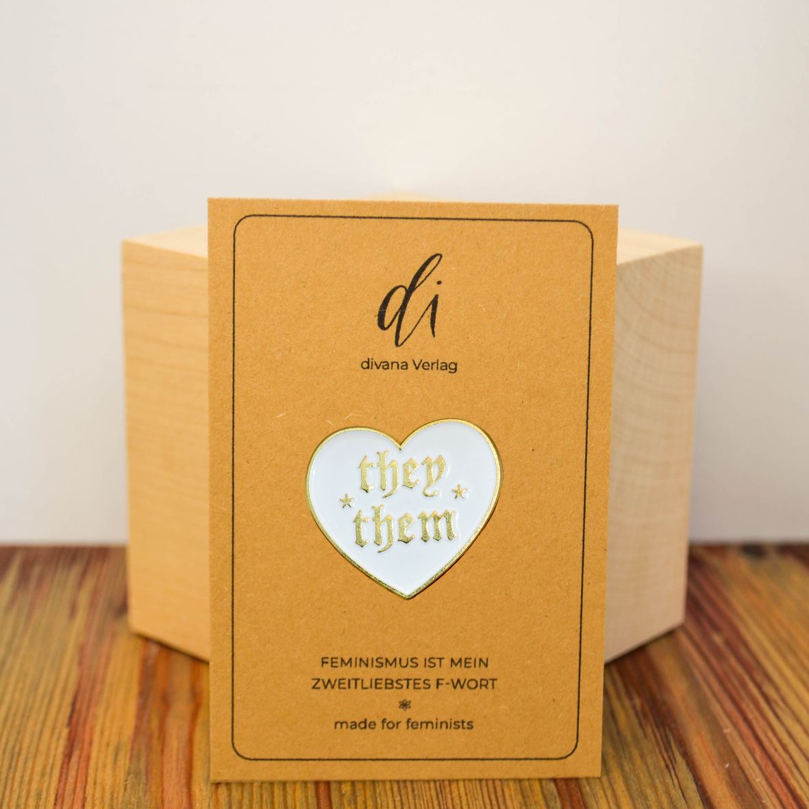 Pins - Pronomen & Identität