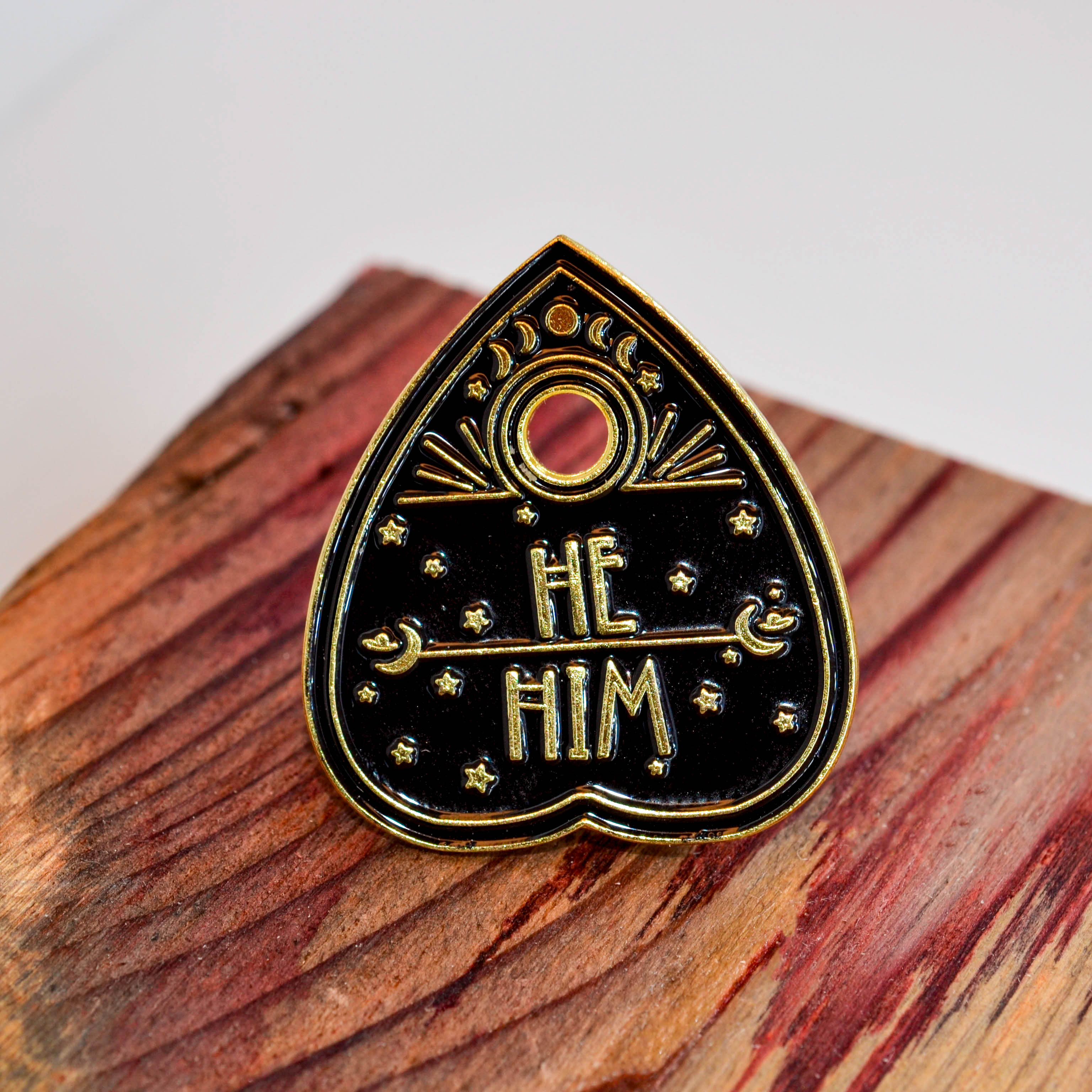 Pins - Pronomen & Identität