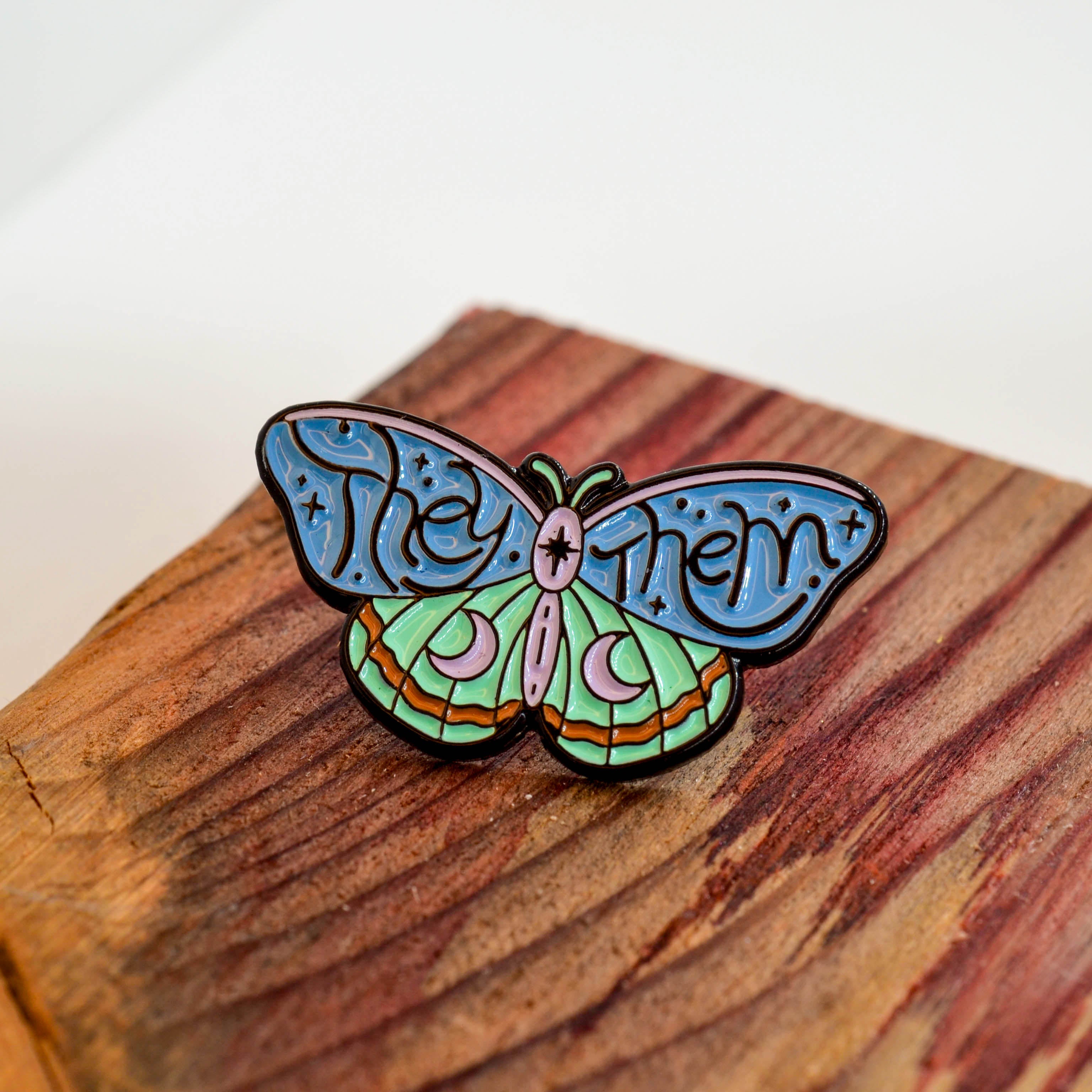 Pins - Pronomen & Identität