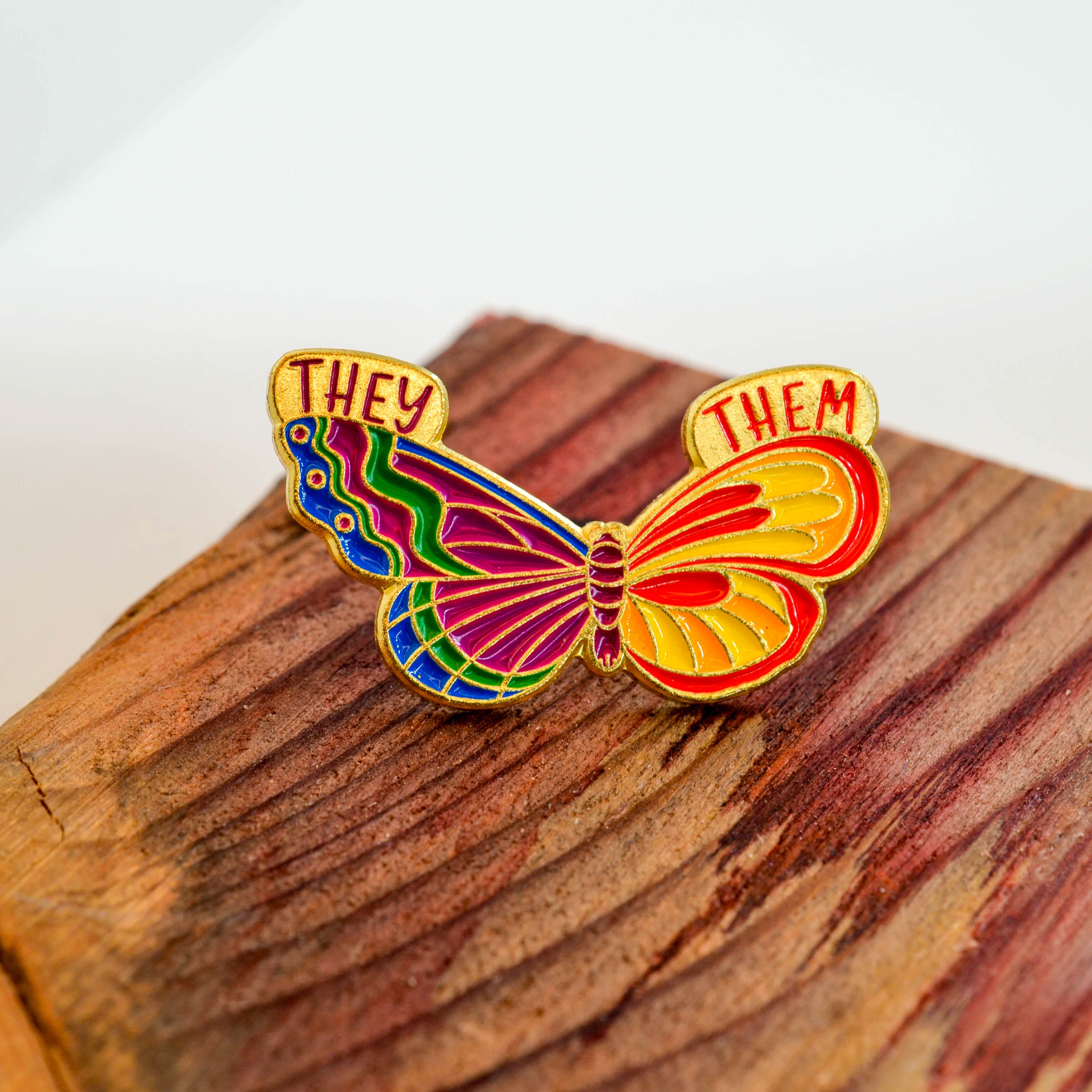 Pins - Pronomen & Identität