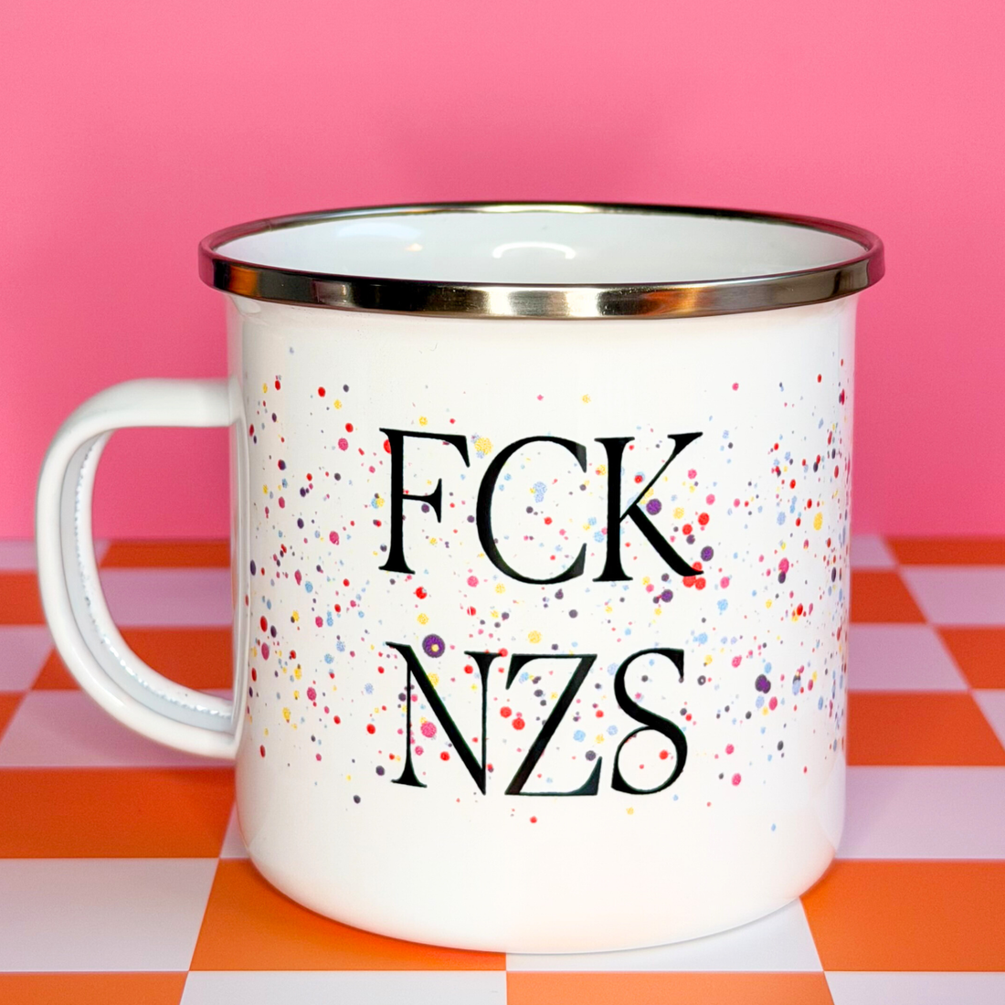 Statement Emaille Tasse – FCK NZS
