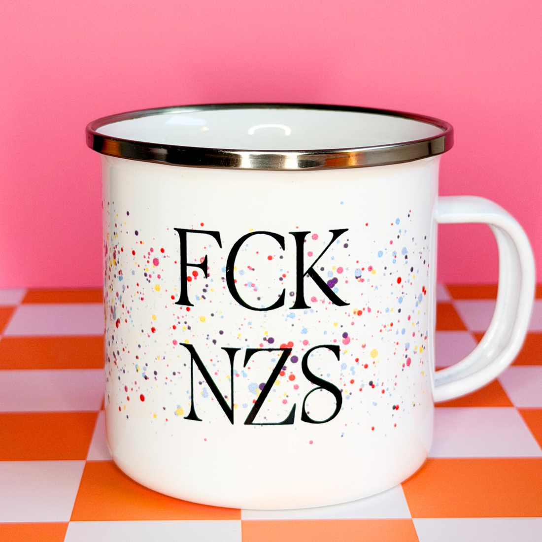 Statement Emaille Tasse – FCK NZS